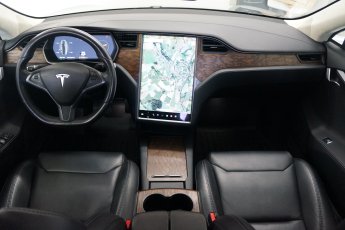 Tesla Model S Innenraum